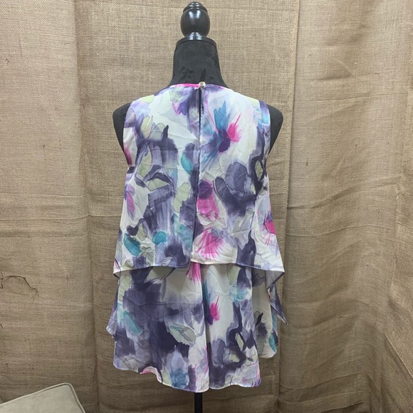 Jennifer Lopez Floral Sleeveless Top - Picture 4 of 7